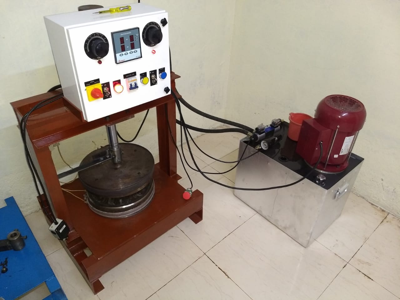 Hydraulic Paper Plate and Dron Patravali Making Machine by Vardhman Techno Plus, Dombivli